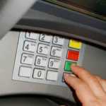 Fraud-is-a-woman-who-went-to-the-natham-atm-center