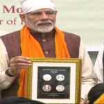 PM-Modi-released-of-a-commemorative-coin-of-Guru-Gobind