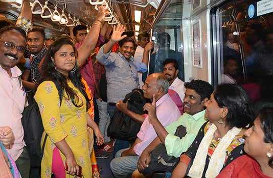 மெட்ரோ ரெயிலில் ஒரேநாளில் 2.10 லட்சம் பேர் பயணம்