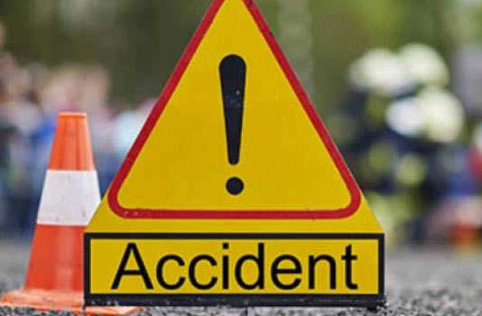 மத்திய பிரதேசத்தில் ஆட்டோ மீது லாரி மோதல்-6 பேர் பலி
