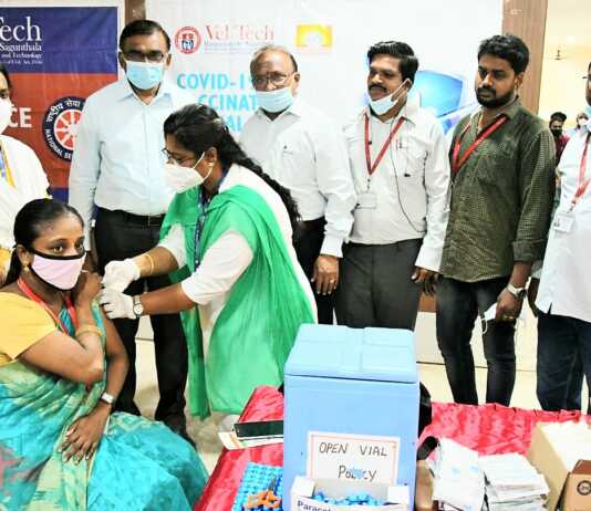 ஆவடி: வேல்டெக் பல்கலைக்கழகம், மோரை சுகாதார நிலையம் இணைந்து நடத்திய கொரோனா தடுப்பூசி முகாம் – 300 க்கும் மேற்பட்ட கோவிஷீல்ட் போடப்பட்டது