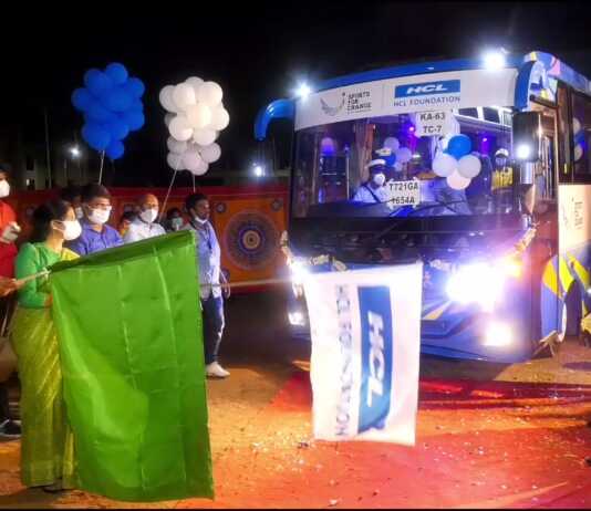 சென்னை: போலீஸ் பாய்ஸ் கிளப்பிற்கு ஹெச்.சி.எல்( HCL ) அறக்கட்டளை சார்பில் அதிநவீன பஸ் வழங்கும் விழா