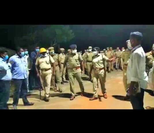கொடிக்கம்பம் விவகாரம் : இரு சமூதாயத்தினரிடையே ஏற்பட்ட மோதலால் போலீசார் உட்பட இருபிரிவைச் சார்ந்த 10 பேர் படுகாயம் : மோதலைக் கட்டுப் படுத்த போலீசார் குவிப்பு