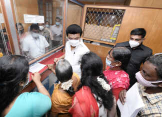 தலைமைச் செயலகத்தில் முதலமைச்சர் தனிப்பிரிவில், முதலமைச்சர் மு.க.ஸ்டாலின் திடீர் ஆய்வு