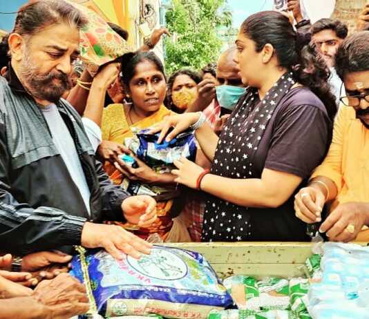சென்னை : வெள்ளப்பாதிப்பு பகுதிகளில் கமலஹாசன் பாதிக்கப்பட்ட மக்களுக்கு நிவராண பொருட்களை வழங்கினார்.