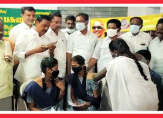 கும்பகோணத்தில் அறிஞர் அண்ணா மேல்நிலைப் பள்ளியில் தடுப்பூசி செலுத்தும் பணியை சட்டமன்ற உறுப்பினர் துவக்கி வைத்தார்..