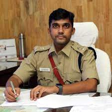 SP Pawan Kumar Reddy commends the police for their excellent service in the Sengama area