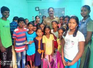 பாய்ஸ் கிளப் மன்ற பள்ளி மாணவர்களுக்கு கல்வி உபகரணங்கள் வழங்கிய செங்கல்பட்டு தாலுகா காவல் நிலைய ஆய்வாளர் …
