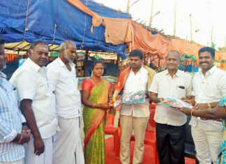 காஞ்சிபுரம் மாநகராட்சி துணை மேயருக்கு வணிகர் சங்கங்களின் தலைவர் கிருஷ்ணமூர்த்தி தலைமையில் பாராட்டு விழா