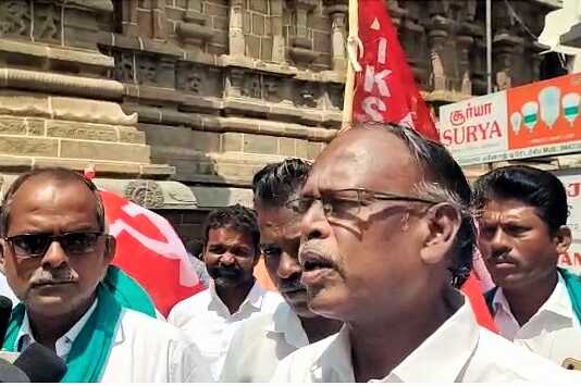 ஆட்சிமாற்றம் நடந்த பிறகும், நகராமல் இருக்கும் 3 ஆண்டு கால உறுப்பினர் சேர்க்கை நடவடிக்கை .. ! ? தேவனாஞ்சேரி தொடக்க வேளாண் கூட்டுறவு சங்கத்தை கண்டித்து விவசாயிகள் ஆர்ப்பாட்டம்