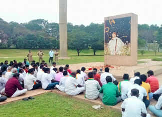 திமுக பேரூராட்சித் தலைவர் பதவி விலக வலியுறுத்தி, ஸ்ரீபெரும்புத்தூர் ராஜீவ் காந்தி நினைவிடத்தில் காங்கிரஸ் கட்சியினர் தியானம் …
