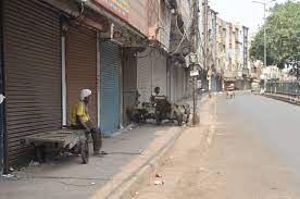 The owner of a pawn shop in Uthukkottai closed and ran away