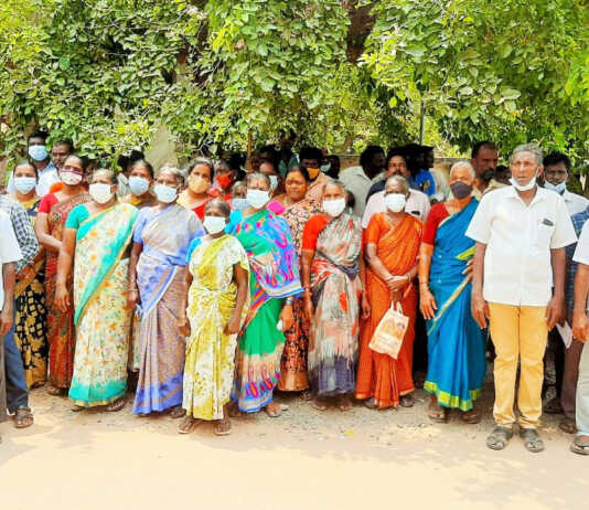 பொன்னேரியில் வட்டாட்சியர் அலுவலகத்தை முற்றுகையிட்டு கிராம மக்கள் போராட்டம் : அரசு நிலைத்தை தனியாரிடமிருந்து மீட்க வலியுறுத்தி கோரிக்கை …