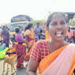 Women road blockade with empty pitcher – Voice condemning non-supply of drinking water for five days in Andarmadam village-1 (2)