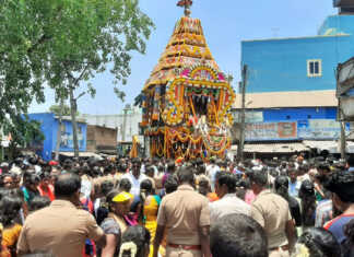 பொன்னேரி அருள்மிகு ஸ்ரீ கரிகிருஷ்ணபெருமாள் திருக்கோவில் சித்திரை தேரோட்டம் : திரளான பக்தர்கள் பங்கேற்று வடம் பிடித்து தேரிழுத்தனர்