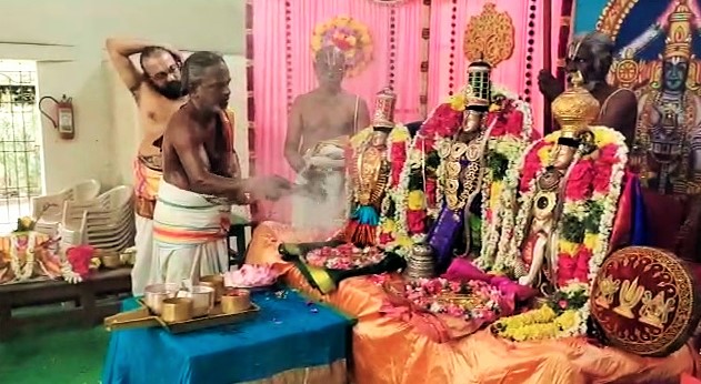 Kanakabhishekam with 1008 gold coins for Sri Ramaphran at Oppiliappan Temple on the occasion of Sri Ramanavami festival-pic (2)
