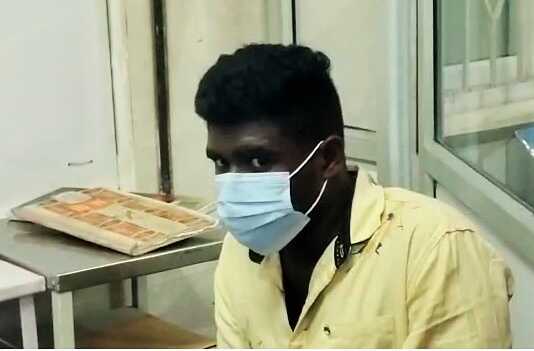 ஓடும் மினி பேரூந்தில் ஏறி நடத்துனர் மற்றும் ஓட்டுனரை அருவாளால் தாக்கிய மர்ம நபரை கும்பகோணம் தாலுகா போலீசார் இன்று கைது செய்தனர் ..