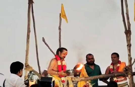 பொன்னேரி அடுத்துள்ள மெத்தூர் கிராமத்தில் பழமை வாய்ந்த நான்கு திருக்கோயில்களின் மஹா கும்பாபிஷேகம் ..