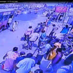 Poovirunthavalli Andhra teenagers steal cell phones from bus passengers – CCTV viral video-p2 (2)