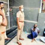 Poovirunthavalli Andhra teenagers steal cell phones from bus passengers – CCTV viral video-pic (2)