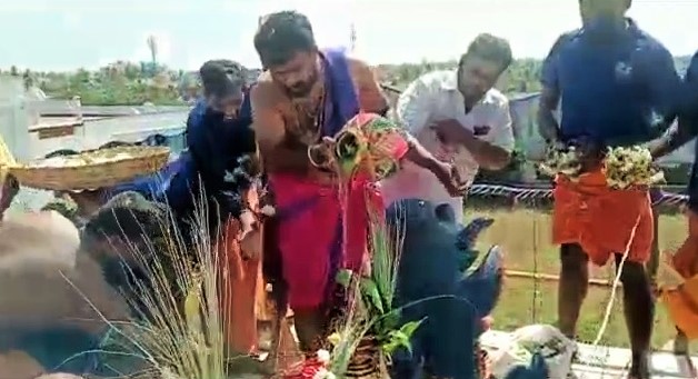 Veppampattu Arulmigu Sri Ponniamman Temple Kudamulukku - More than 500 local devotees participated-pic (2)