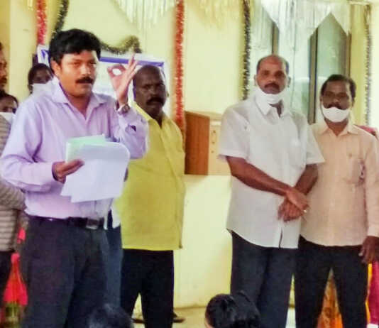 தேசிய பஞ்சாயத்துராஜ் தினத்தை முன்னிட்டு மீஞ்சூர் ஒன்றியத்தில் நடைப்பெற்ற சிறப்பு கிராமசபைக் கூட்டத்தில் ஆர்வத்துடன் பங்கேற்ற கிராம மக்கள்