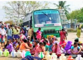 வேப்பூர் : அமைச்சர் தொகுதியில் குடிநீர் கேட்டு பெண்கள் சாலை மறியல் : ஆட்சிமாற்றம் நடந்தும் வளர்ச்சி திட்டம் நடைப்பெறவில்லையென மக்கள் குற்றசாட்டு !
