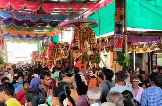 அட்சய திருதியை முன்னிட்டு கும்பகோணத்தில் ஒரேயிடத்தில் நடைப்பெற்ற பிரசித்திப் பெற்ற 14 கருட சேவை நிகழ்ச்சி ..