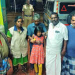 Handing over to the parents of an 8-year-old girl who wandered around unsupported in the customs-1 (2)