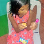 Handing over to the parents of an 8-year-old girl who wandered around unsupported in the customs-2 (2)