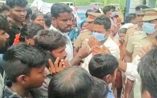 சுகாதாரத் துறை அமைச்சரை முற்றுகையிட்ட கொட்டையூர் கிராம மக்கள் : மயான வழிச்சாலை மற்றும் குடிநீர் பிரச்சினை உட்பட அடிப்படை வசதிகளை செய்துத்தர கோரிக்கை