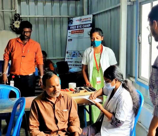 வணிகர் தினத்தை முன்னிட்டு கெருகம்பாக்கத்தில் சுற்று வட்டார வியாபாரிகள் நலச்சங்கம் சார்பில் நடத்தப்பட்ட சிறப்பு மருத்துவ முகாம் ..