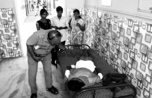 திருவாரூர் : மினி பேரூந்தில் கொண்டு வரப்பட்ட ஆசிட் பாட்டில் உடைந்து கல்லூரி மாணவிக்கு பலத்த காயம் …