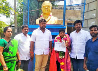 திருவள்ளூர் : அகில இந்திய அளவில் நடைப்பெற்ற குத்துச் சண்டைப் போட்டியில் வெள்ளிப் பதக்கம் வென்ற திருவெள்ளைவாயல் அரசுப்பள்ளி மாணவி …