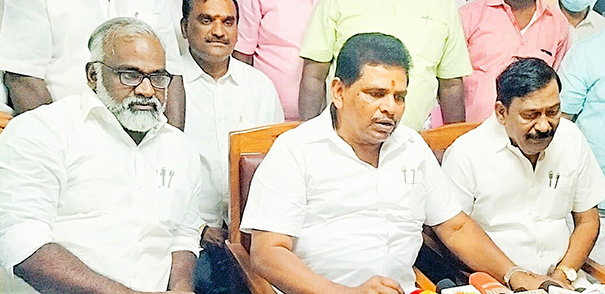 Awareness program held at Ponneri Fisheries College - Minister Anita Radhakrishnan presents welfare assistance to the beneficiaries-1 (2)