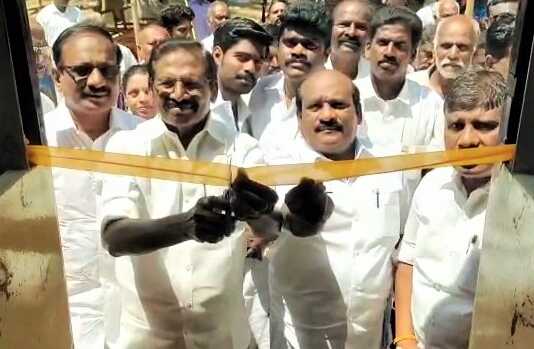 ஆடுதுறையிலிருந்து கும்பகோணம் வழியாக வடகரை அம்மன்குடி புதிய பேருந்து வழித்தடப் போக்குவரத்தை அரசு தலைமைக்கொறடா கொடியசைத்து தொடங்கி வைத்தார் ..