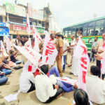 Indian Students Union road blockade in Ponneri against Agnipath project-2 (2)