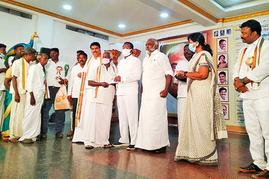 மறைந்த முன்னாள் முதலமைச்சர் காமராஜர் 120 வது பிறந்த நாளை முன்னிட்டு பொன்னேரியில் எம்.எல்.ஏ. தலைமையில் நடைப்பெற்ற மாபெரும் கருத்தரங்கம் ..