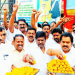 Ponneri Edappadi K. has taken office as the interim general secretary of AIADMK. A felicitation ceremony for Palaniswami-3 (2)