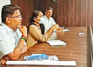 பொன்னேரி கோட்டாட்சியர் அலுவலகத்தில் சிறுவாபுரி சிறு கடை வியாபாரிகளுடன் ஆலோசனைக் கூட்டம்..