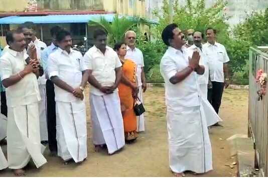 பட்டீஸ்வரம் துர்கையம்மன் ஆலயத்தில் அதிமுக முன்னாள் அமைச்சர் காமராஜ் சாமிதரிசனம் ..