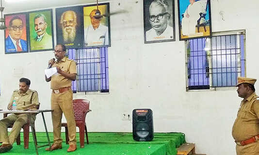 மீஞ்சூர் காவல்துறை சார்பில் மீஞ்சூர் வட்டார விநாயகர் சதுர்த்தி குழுவினர்களோடு நடத்திய ஆலோசனைக்கூட்டம்