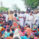 Parantur Airport Issue The meeting held on behalf of the AIADMK, even if the Chief Minister comes and negotiates, we will not leave our place-1 (2)