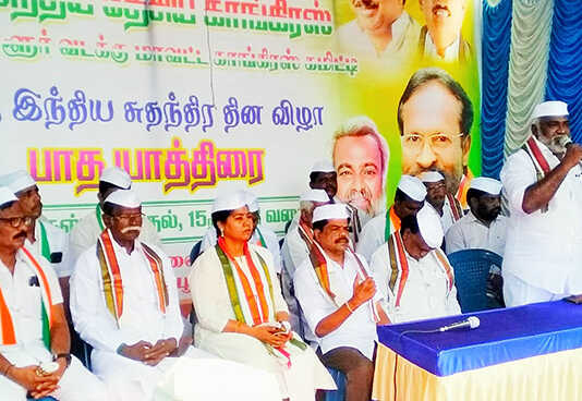 திருவள்ளூர் : 75 வது சுதந்திர தினத்தை முன்னிட்டு காங்கிரஸ் கட்சி சார்பில் பொன்னேரி சட்டமன்ற உறுப்பினர் துரைசந்திரசேகர் தலைமையில் 75 கி.மீ தூர பாதயாத்திரை ..