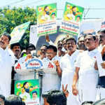 A protest demonstration was held in Ponneri on behalf of Tiruvallur North District AIADMK against the increase in electricity tariff-1 (2)