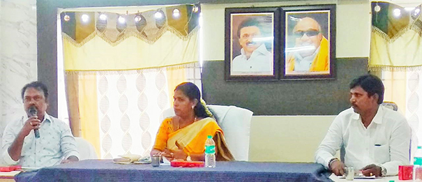 Councilors' meeting held at Meenjoor Municipal Office - Request to install photographs of national leaders in the office-1 (2)