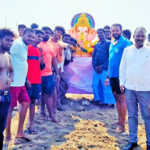 Ponneri More than 200 Ganesha idols were washed in Palavekadu sea with heavy police protection-1 (2)