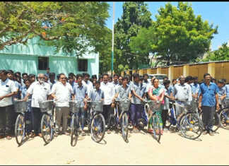 காஞ்சிபுரம் டாக்டர் பிஎஸ் சீனிவாசன் மேல்நிலைப்பள்ளியில் நடைப்பெற்ற தமிழ்நாடு அரசின் விலையில்லா மிதிவண்டி வழங்கும் விழா … 150 மாணவர்களுக்கு சட்டமன்ற உறுப்பினர் மற்றும் மேயர் வழங்கினார்கள் ..