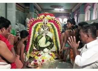 பிரசித்தி பெற்ற கூத்தனூர் சரஸ்வதி அம்மன் கோவிலில் சரஸ்வதி பூஜை திருநாளை முன்னிட்டு நடைப்பெற்ற சிறப்பு பூஜை : சுவாமி தரிசனத்திற்காக திரளாக வருகைப் புரிந்த பக்தர்கள் ..