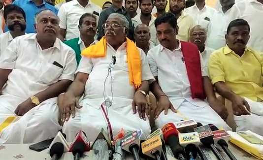 மழையால் பாதிக்கப்பட்ட நெற்பயிருக்கு ஏக்கருக்கு 50 ஆயிரமும், வாழை, மற்றும் கரும்புக்கு ரூ 2 லட்சமும் இழப்பீடு வழங்க வேண்டும் : திருவாரூரில் வன்னியர் சங்க மாநிலத்தலைவர் அருள்மொழி தமிழக அரசுக்கு கோரிக்கை